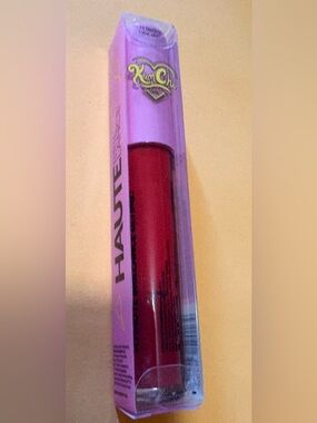 Kim Chi Chic High Key Gloss Lip Gloss in Deep Pink-Red 02